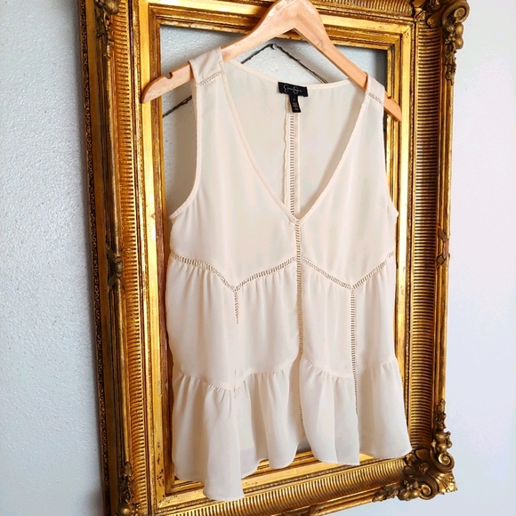 Jessica Simpson Tops - Jessica Simpson flowy tank
